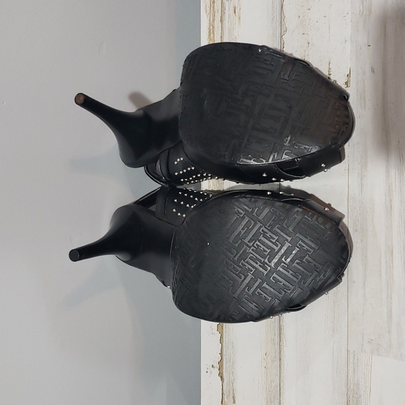 EUC SILVER STUDDED ELLE HEELS - Picture 4 of 7